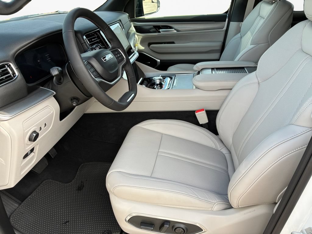 New 2026 Jeep Grand Wagoneer Limited w/ Convenience Group I AWD/4WD image 19