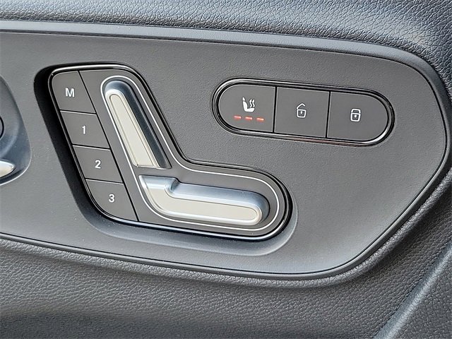 Used 2022 Mercedes-Benz Sprinter 2500 image 23