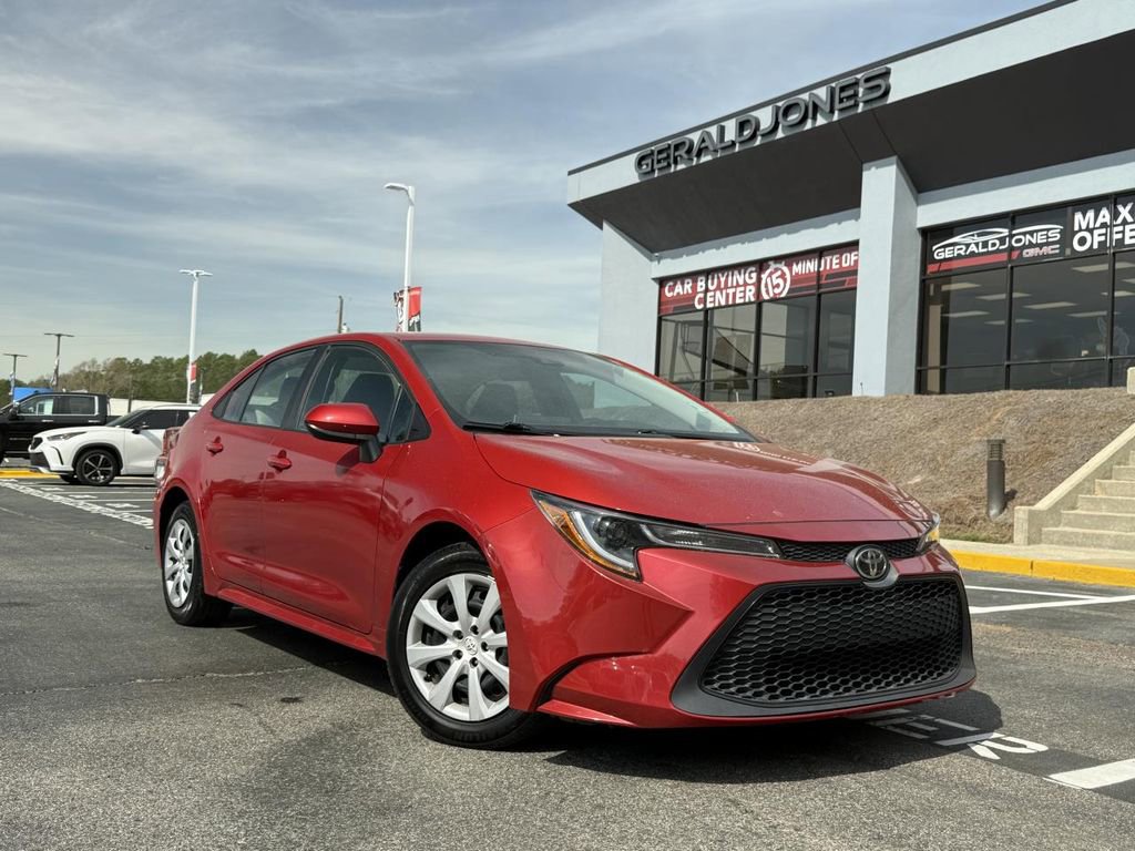 Used 2021 Toyota Corolla LE image 1