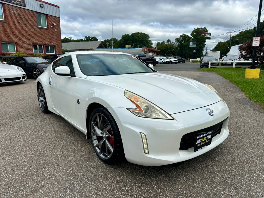 Used 2013 Nissan 370Z Coupe w/ Sport Pkg RWD image 3