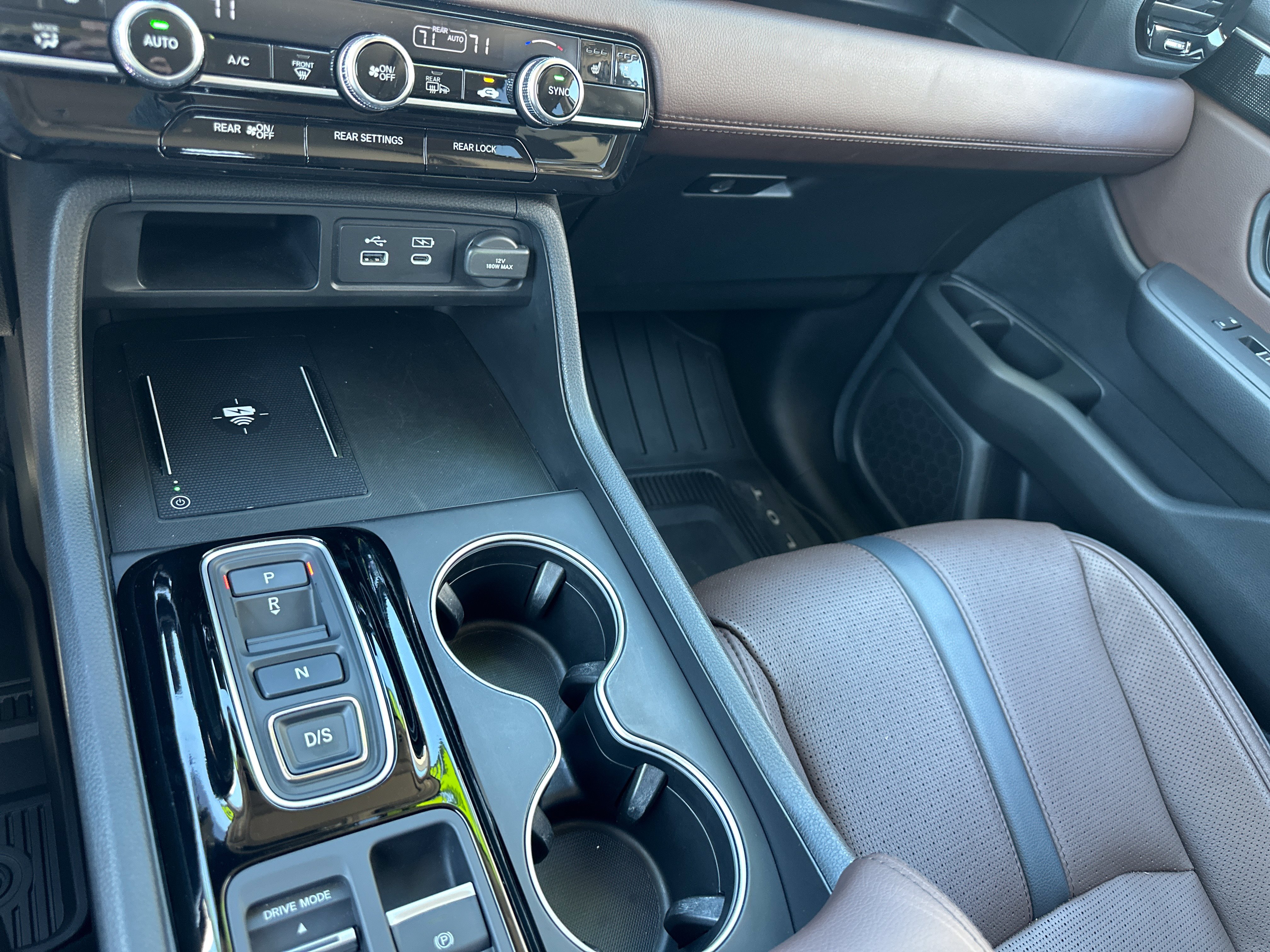 Used 2025 Honda Pilot Elite image 19