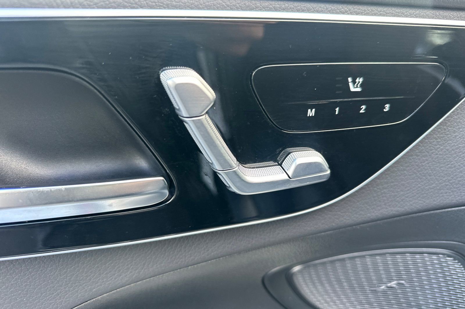 Used 2025 Mercedes-Benz C 300 Sedan image 13