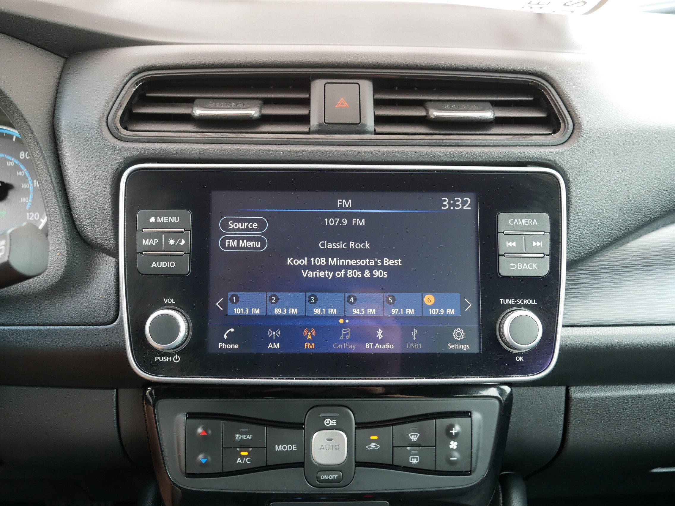 Certified 2023 Nissan Leaf SV Plus FWD image 22