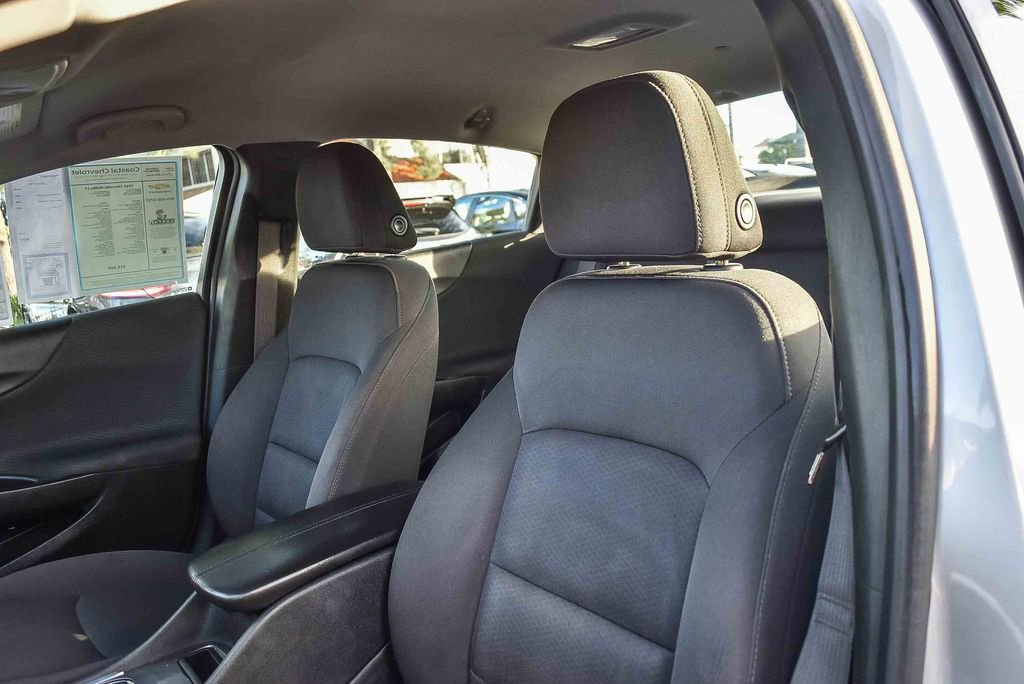 Used 2019 Chevrolet Malibu LT image 24