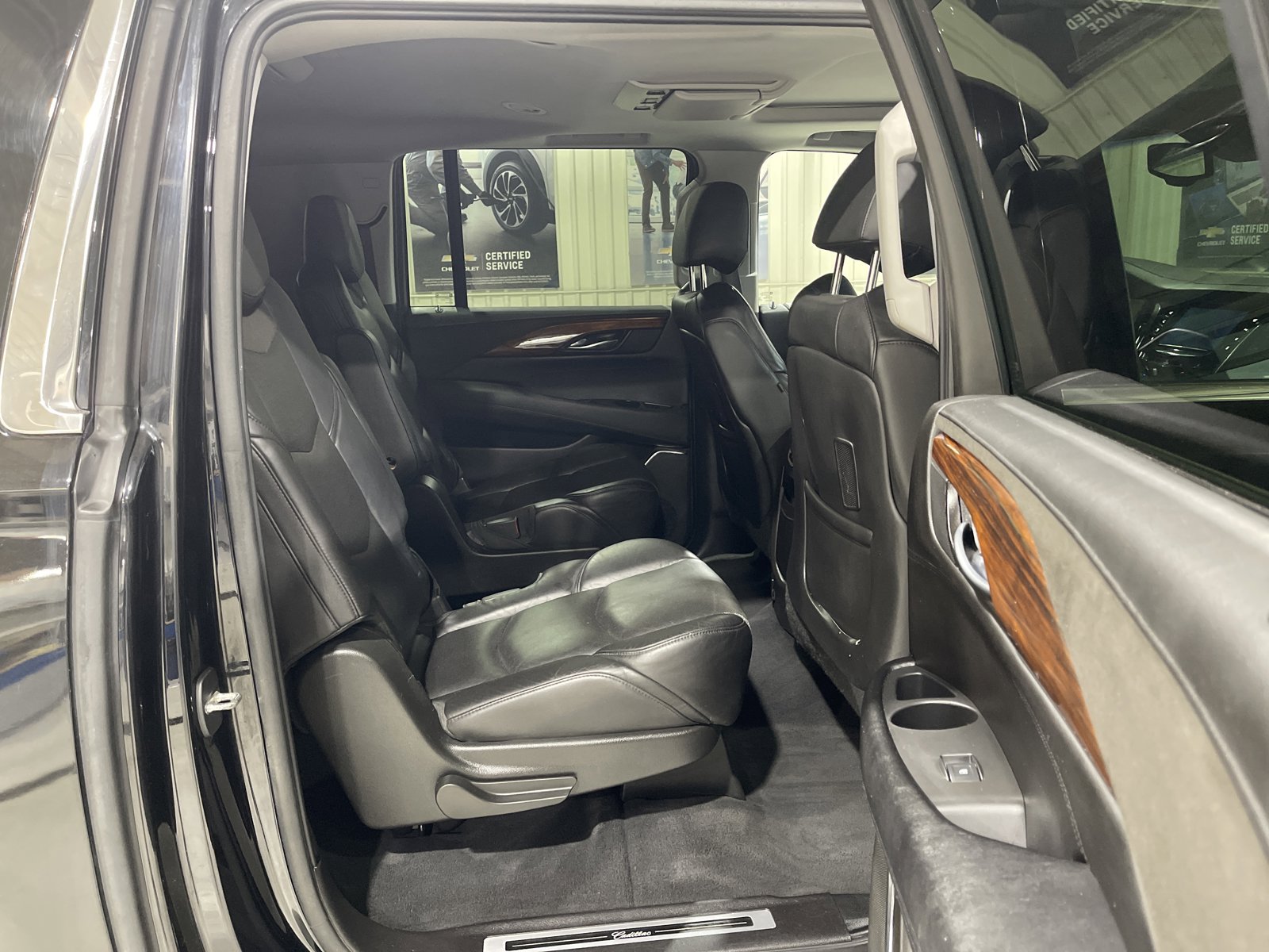 Used 2015 Cadillac Escalade ESV Premium AWD/4WD image 18