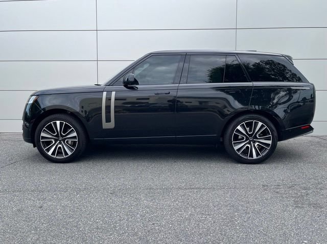 Used 2024 Land Rover Range Rover SE AWD/4WD image 4