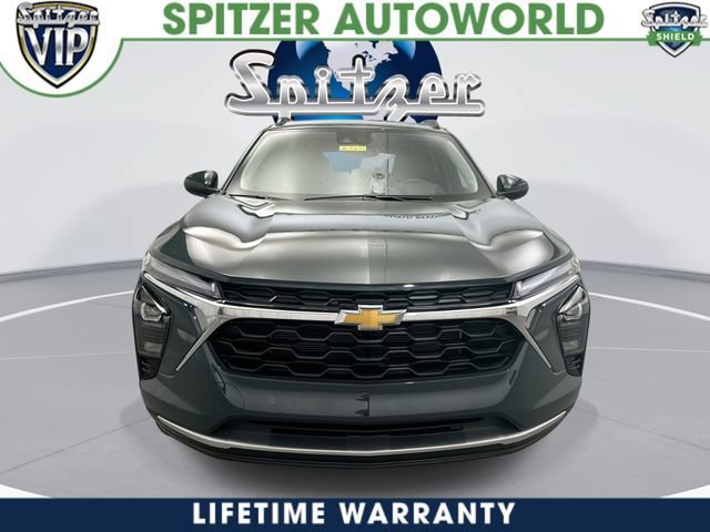 New 2026 Chevrolet Trax LT w/ LT Convenience Package FWD image 3