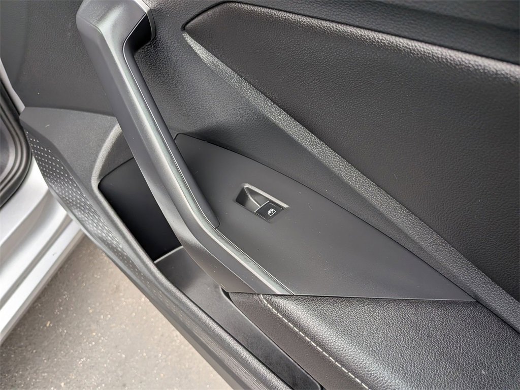 Used 2024 Volkswagen Jetta SE image 35