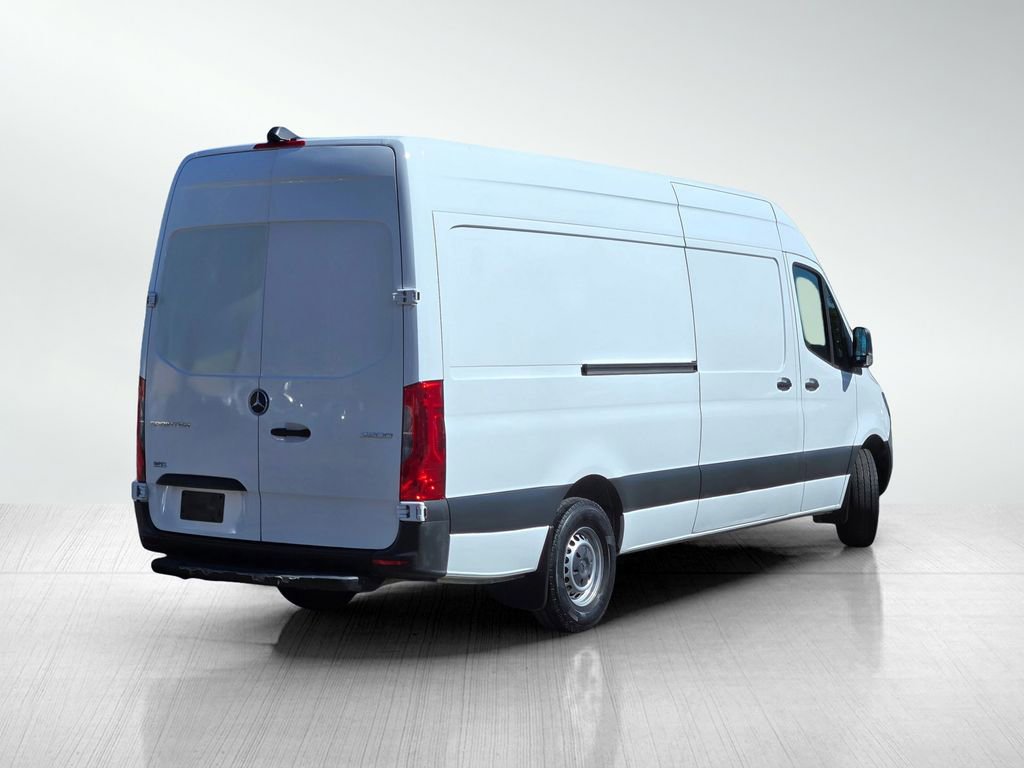 Used 2021 Mercedes-Benz Sprinter 2500 w/ Driver Convenience Package image 4