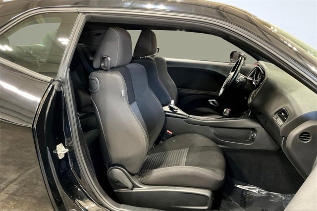 Used 2022 Dodge Challenger GT image 7