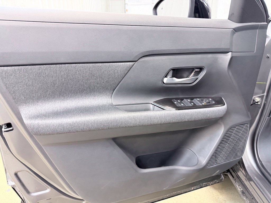 New 2027 Nissan Kicks SV AWD/4WD image 8