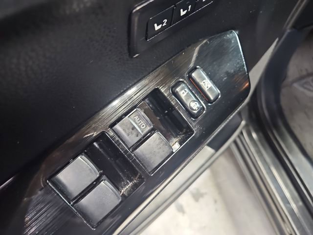 Used 2018 Toyota RAV4 Limited w/ Advanced Technology Package image 11