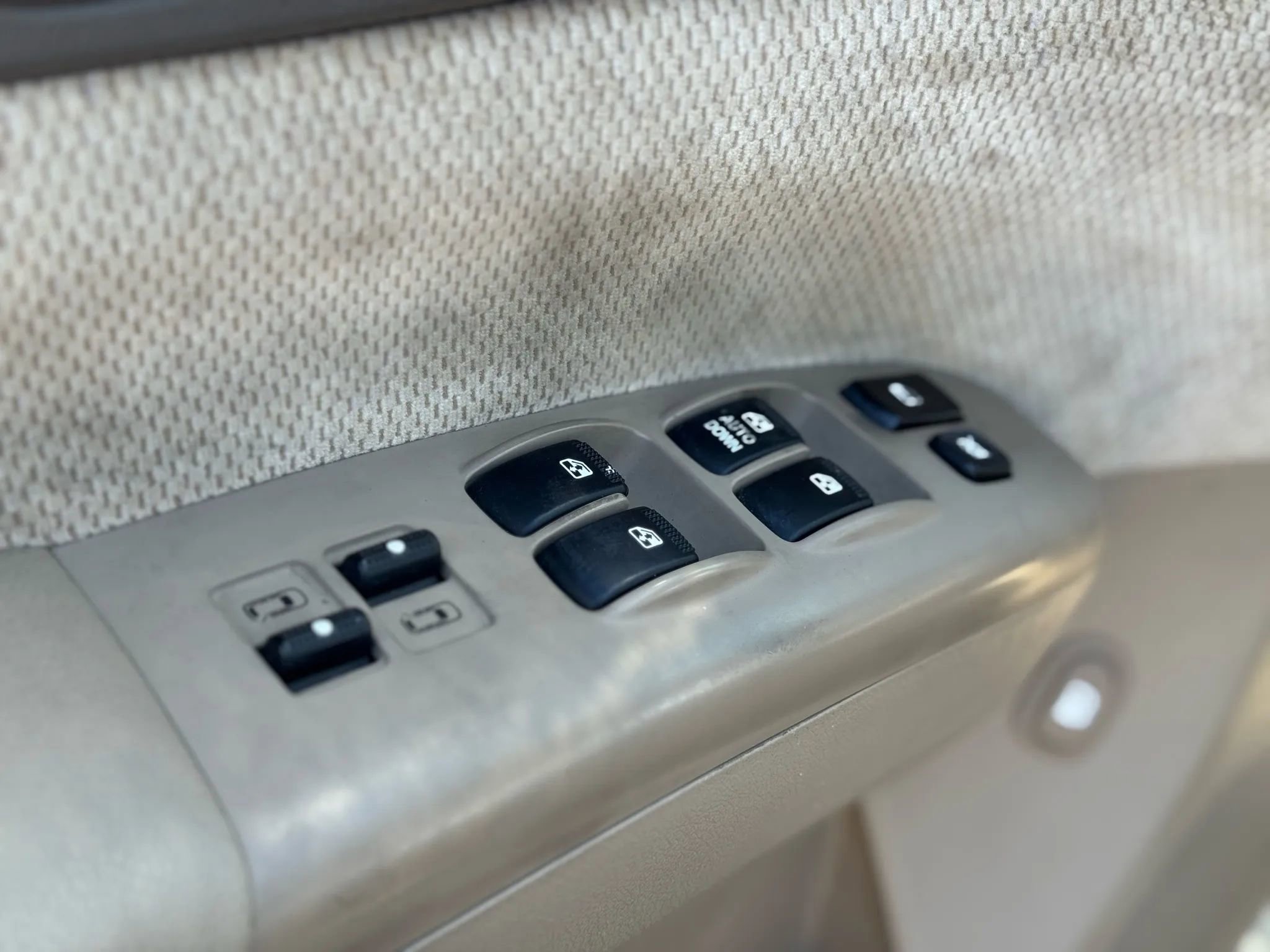 Used 2007 Kia Sedona EX image 12