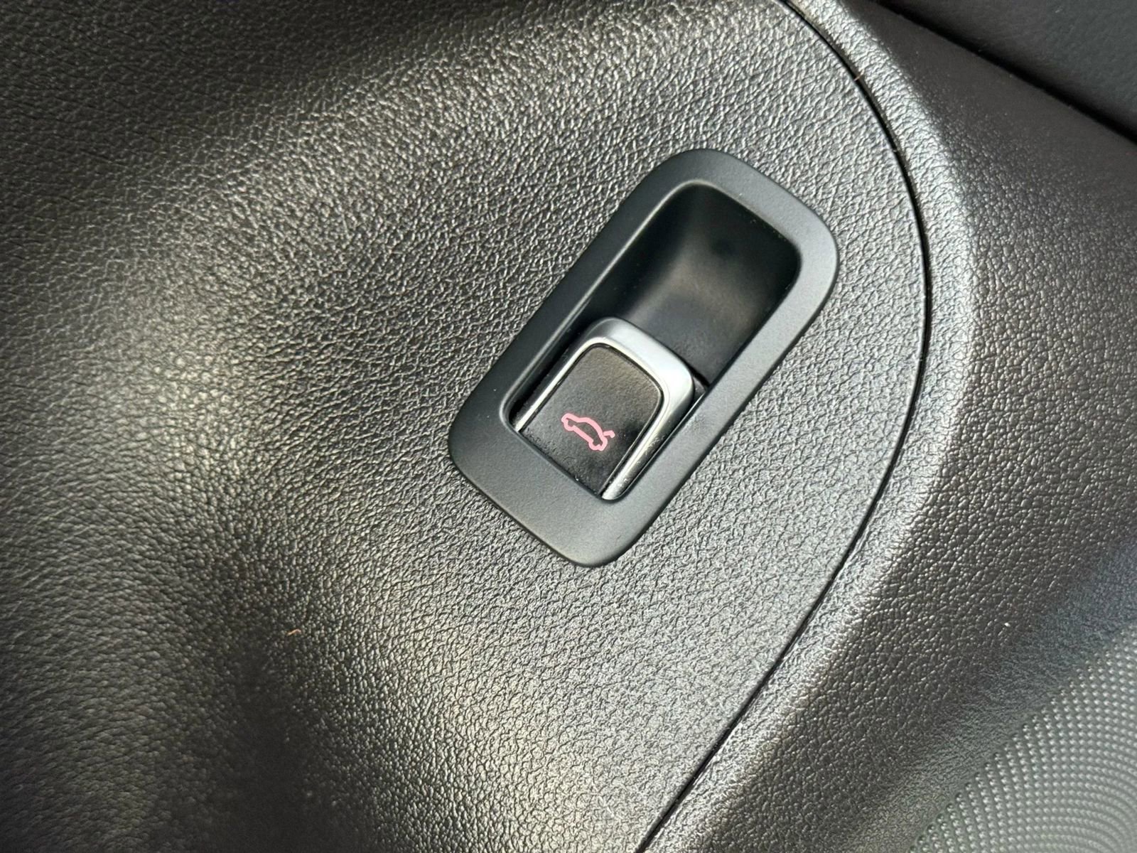 Used 2017 Audi Q5 2.0T Premium Plus w/ Technology Package image 30