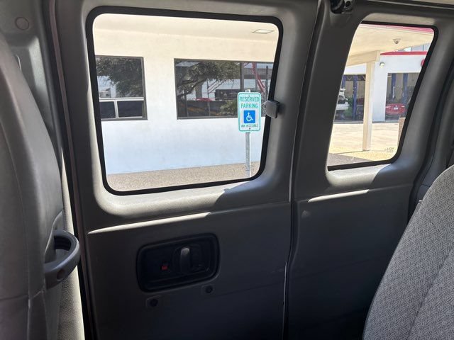 Used 2020 Chevrolet Express 3500 LT w/ LT Preferred Equipment Group RWD image 28