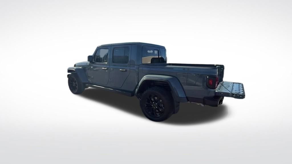 Used 2025 Jeep Gladiator Sport image 31