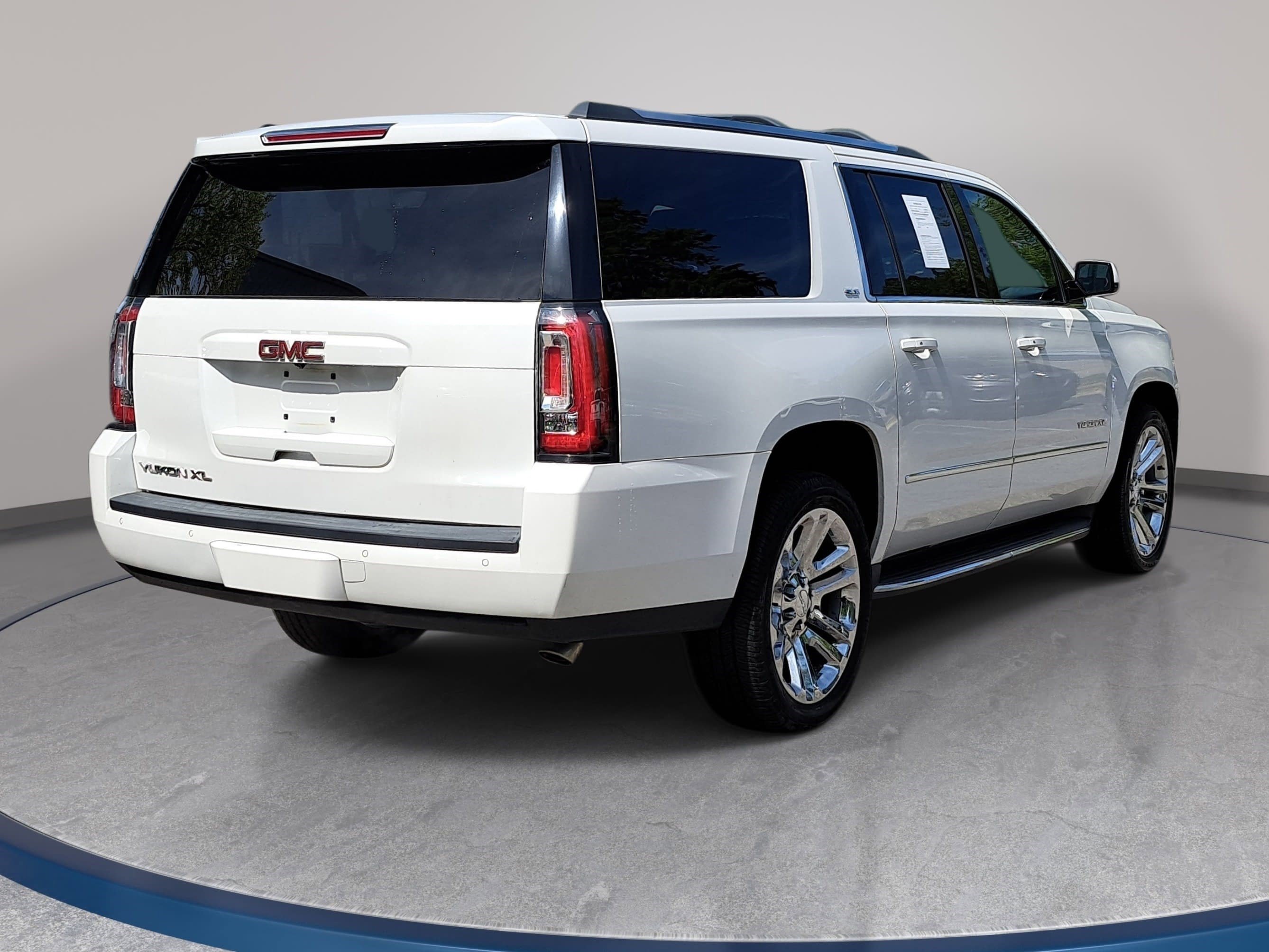 Used 2017 GMC Yukon XL SLT w/ Premium Edition image 5