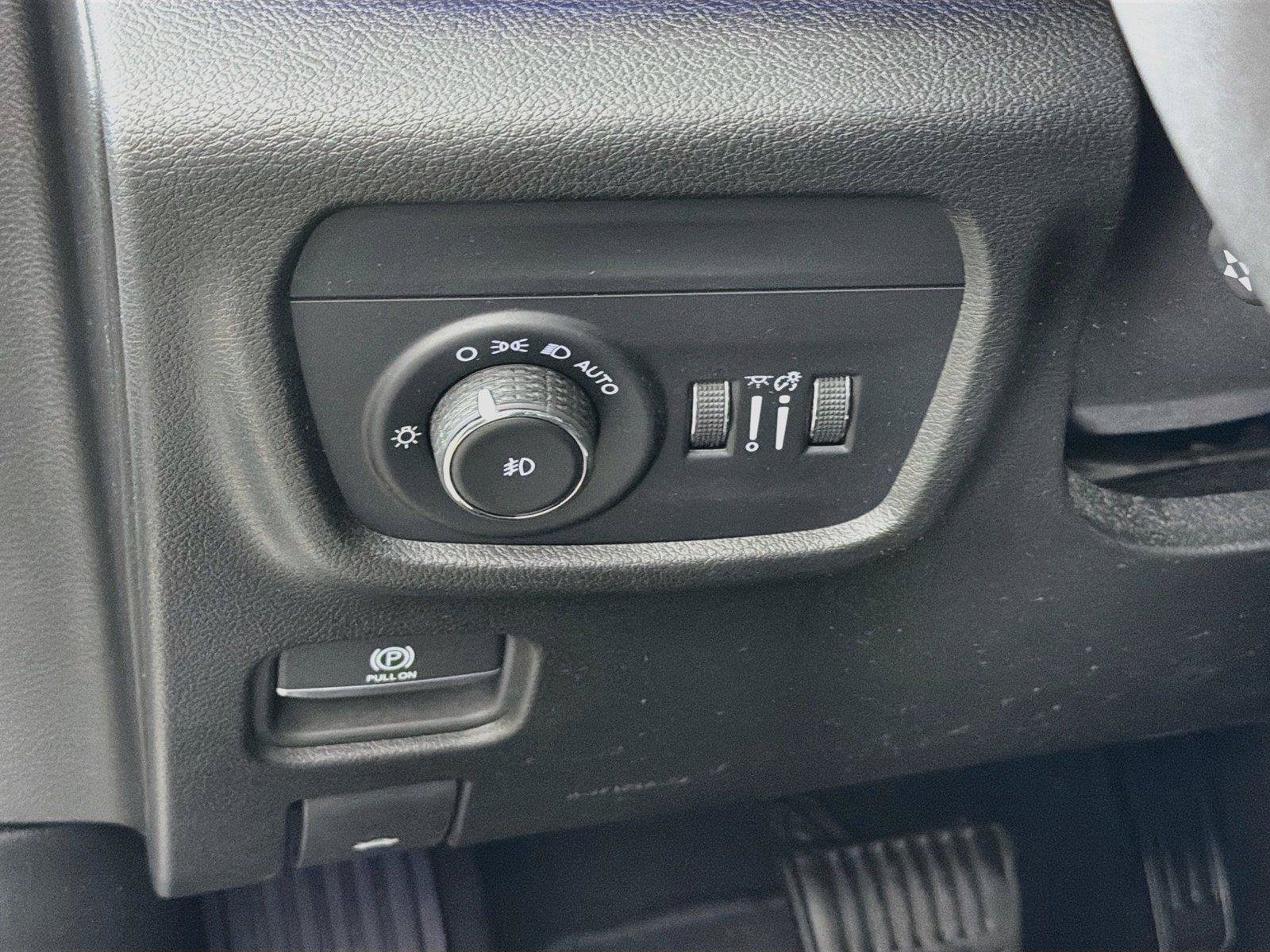 Used 2023 Jeep Grand Cherokee L Overland w/ Luxury Tech Group IV AWD/4WD image 17