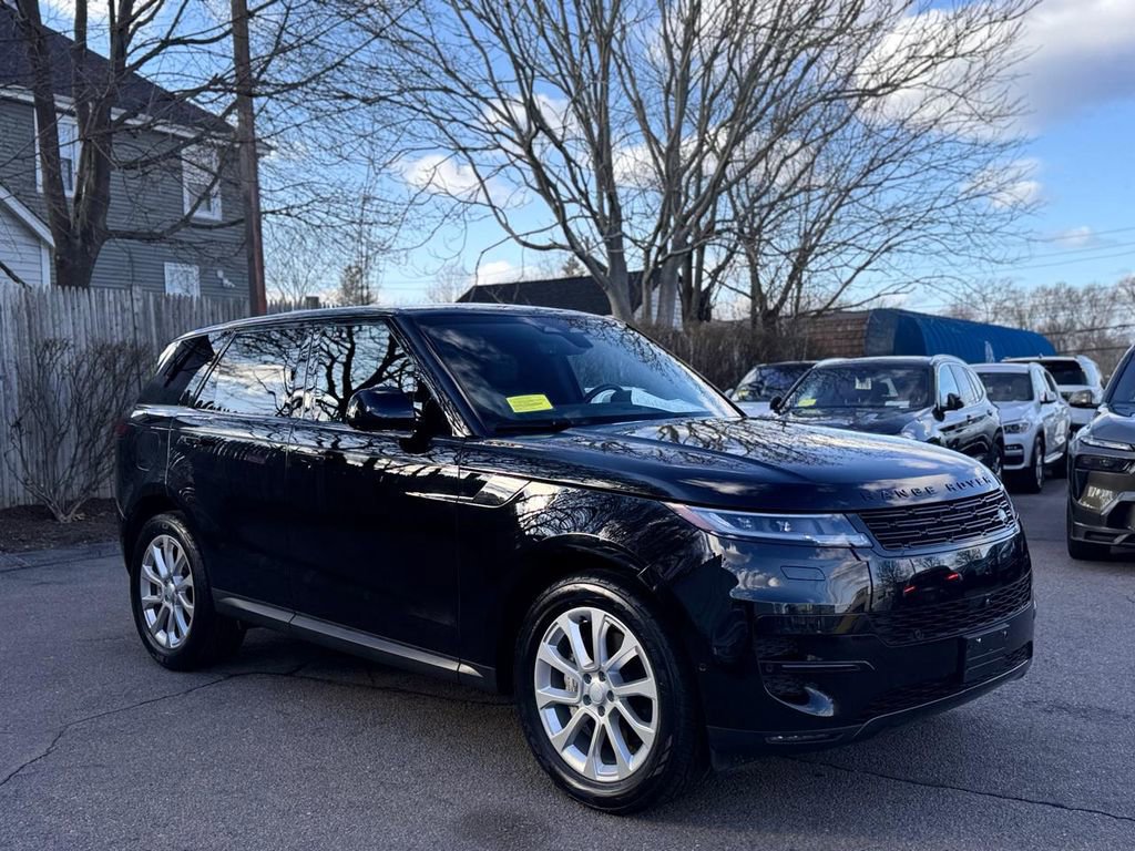 Used 2025 Land Rover Range Rover Sport SE image 8