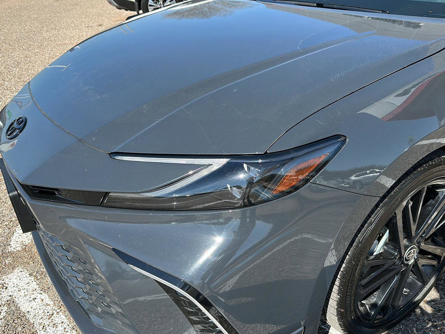 Used 2025 Toyota Camry XSE FWD image 9