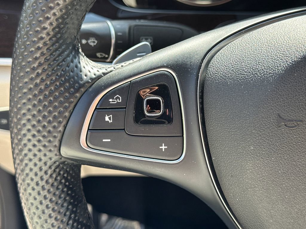 Used 2018 Mercedes-Benz E 400 4MATIC Sedan image 23