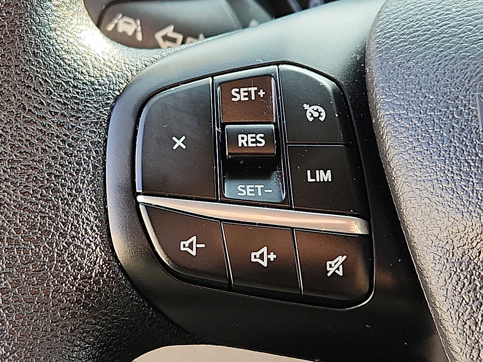 Used 2024 Ford Transit 350 XLT image 21