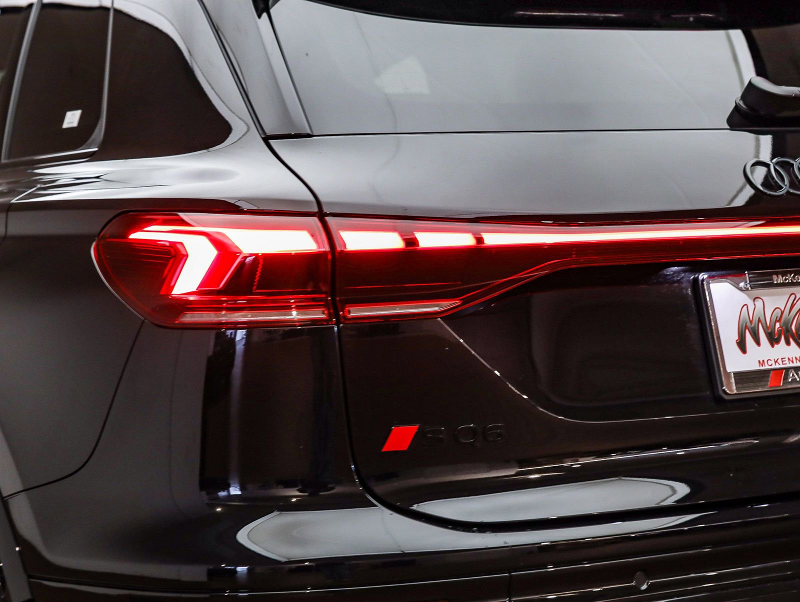 New 2025 Audi SQ6 e-tron Premium Plus image 13