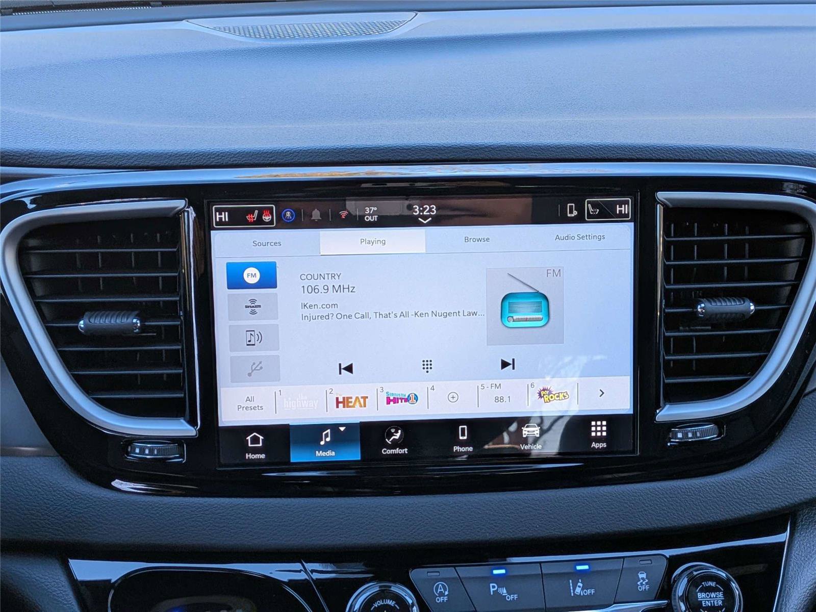 New 2026 Chrysler Voyager LX image 19