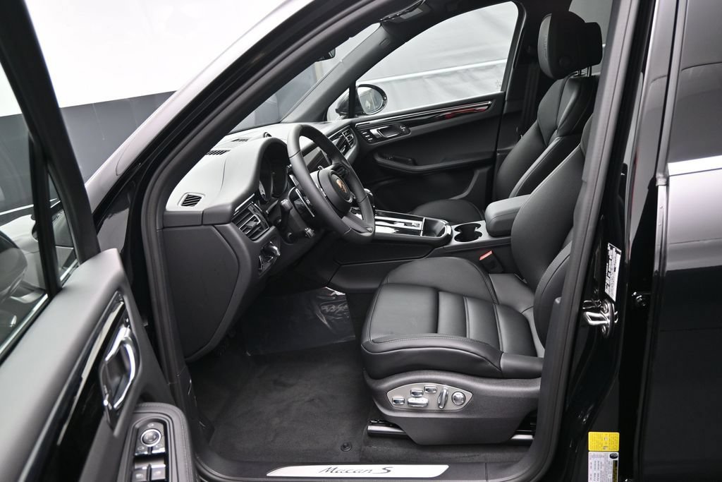 New 2026 Porsche Macan S AWD/4WD image 4