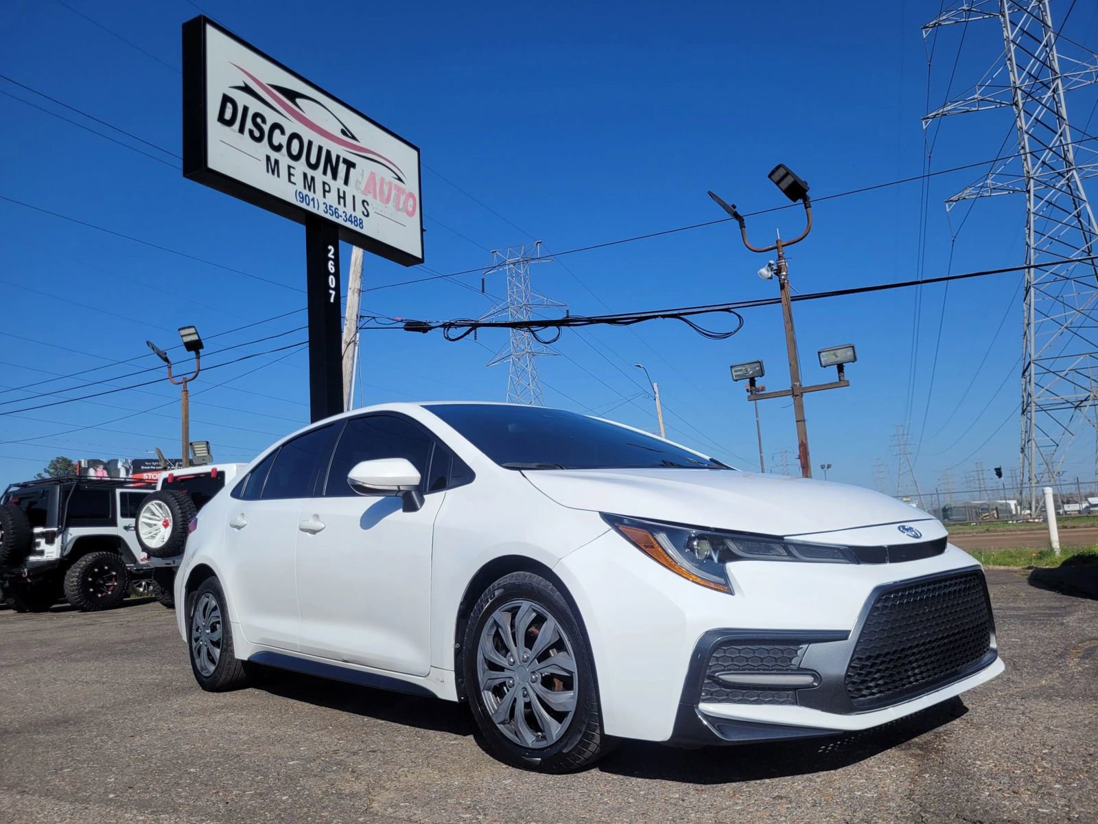 Used 2022 Toyota Corolla SE image 2