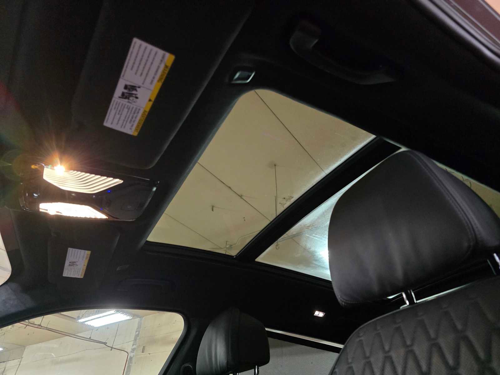 Used 2023 BMW X7 M60i w/ Climate Comfort Package image 26