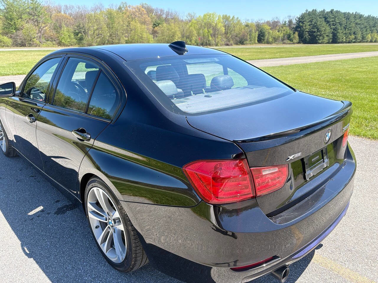 Used 2013 BMW 335i xDrive Sedan AWD/4WD image 13