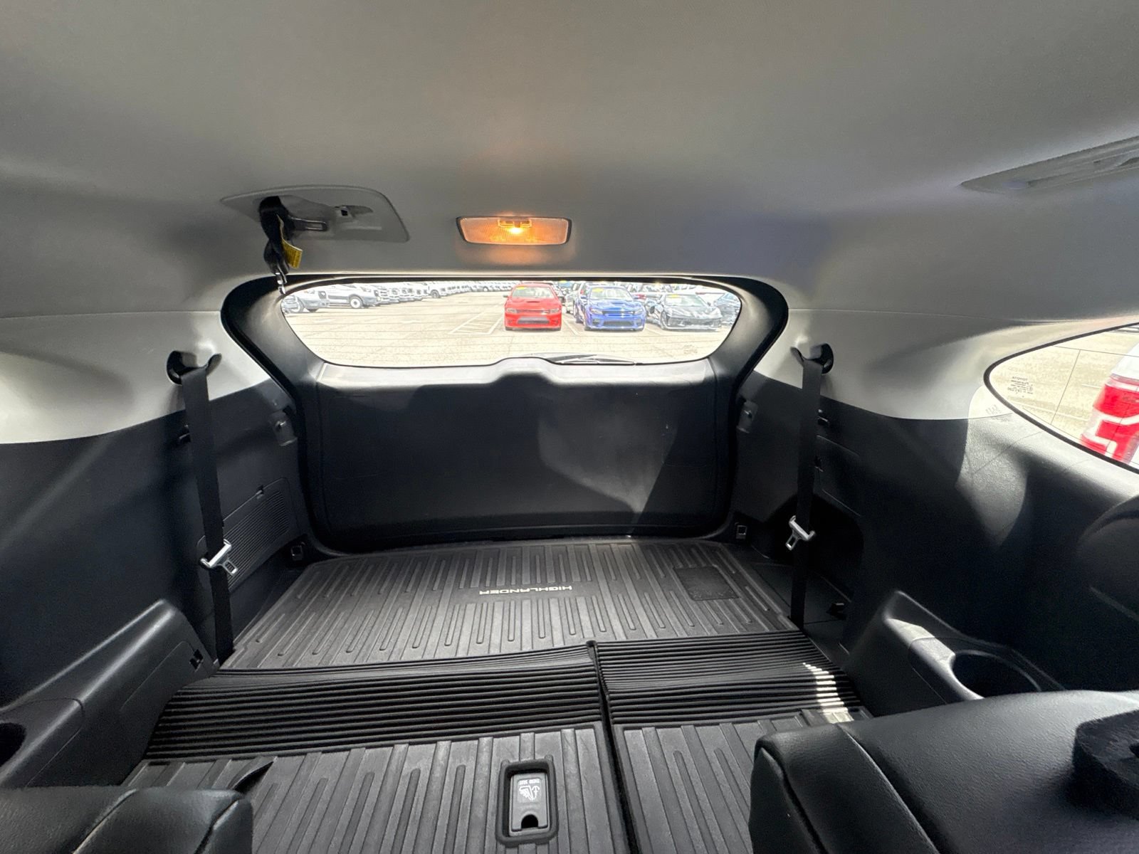 Used 2023 Toyota Highlander XLE FWD image 30