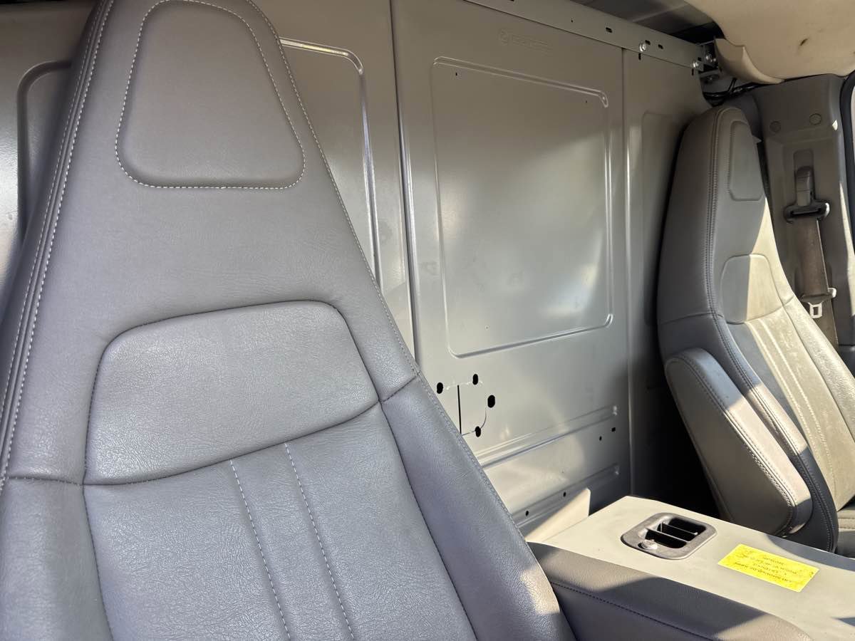 Used 2019 Chevrolet Express 3500 w/ Driver Convenience Package image 11