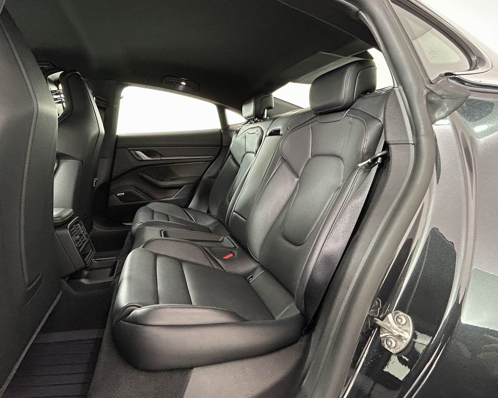 Used 2025 Porsche Taycan 4S image 28