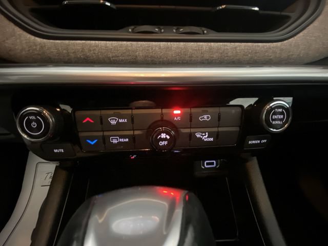 Used 2022 Jeep Compass Latitude AWD/4WD image 18