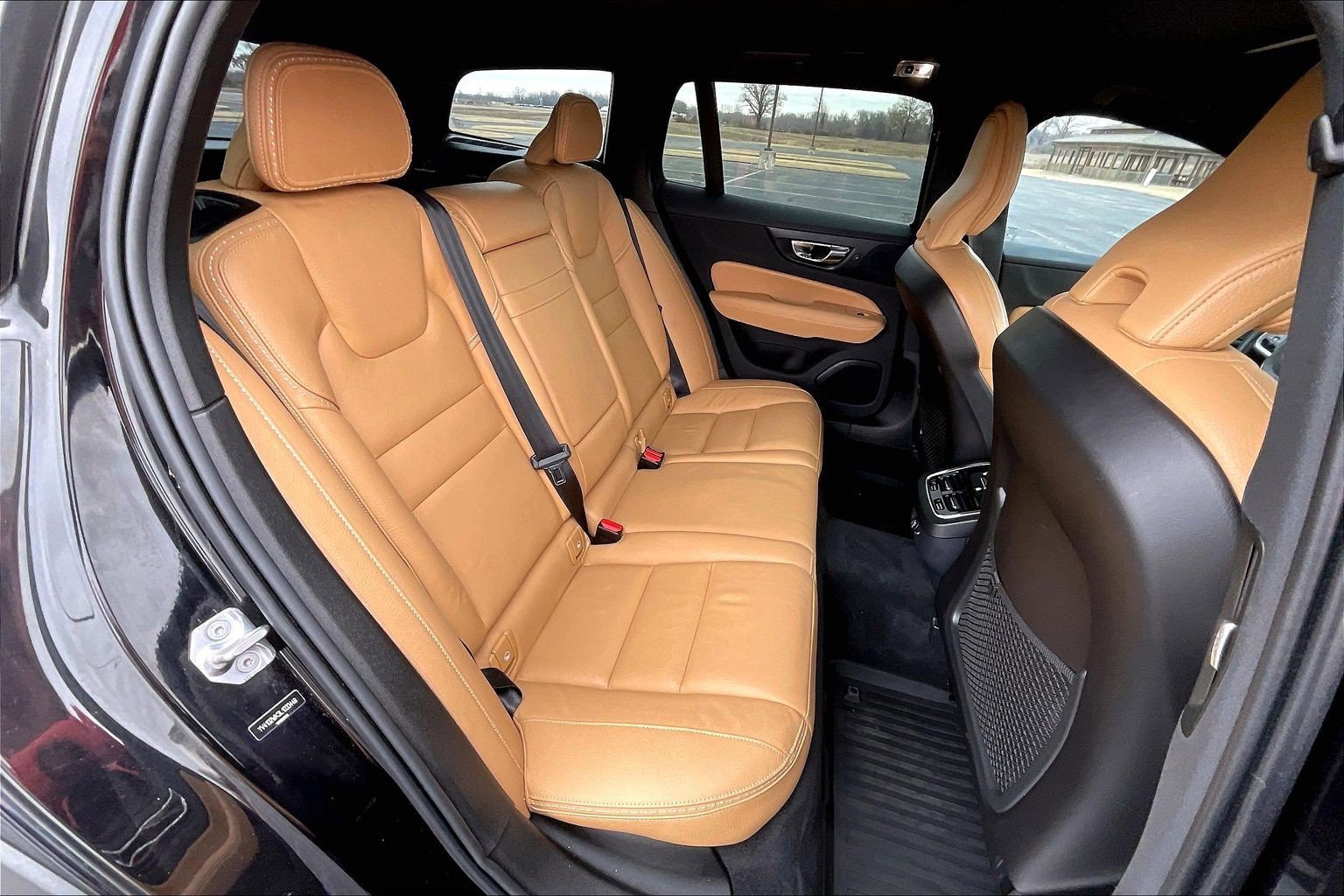 Used 2020 Volvo V60 T5 Cross Country w/ Protection Package Premier image 16