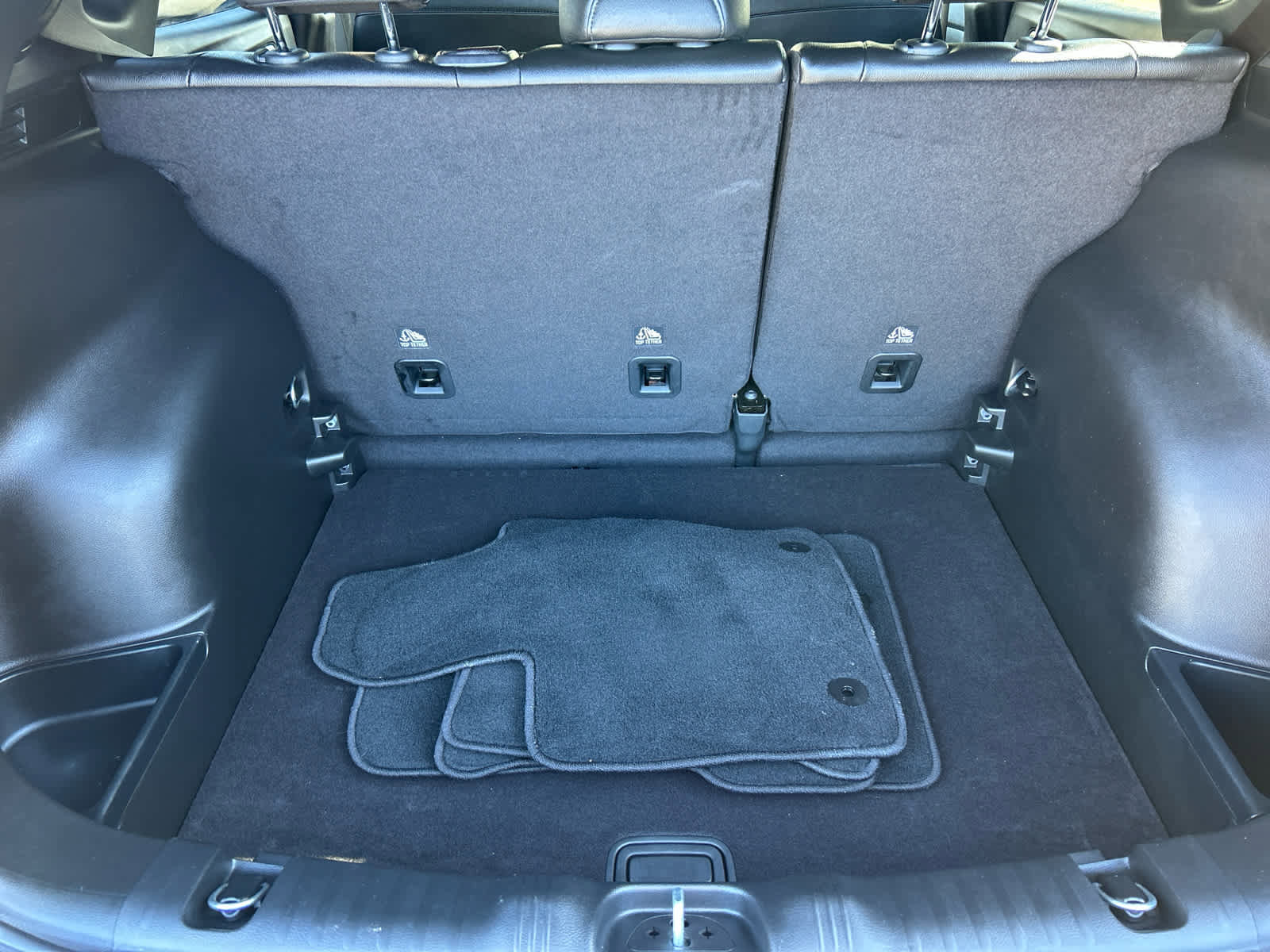 Used 2024 Jeep Compass Limited image 33