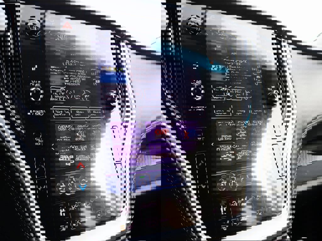 Used 2022 Subaru Outback Premium image 34