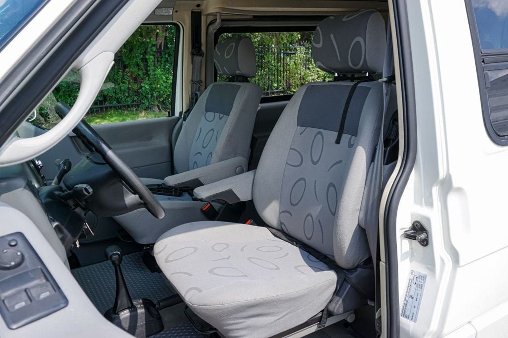 Used 2000 Volkswagen Eurovan Camper FWD image 9