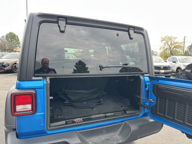 Used 2023 Jeep Wrangler Sport S AWD/4WD image 9