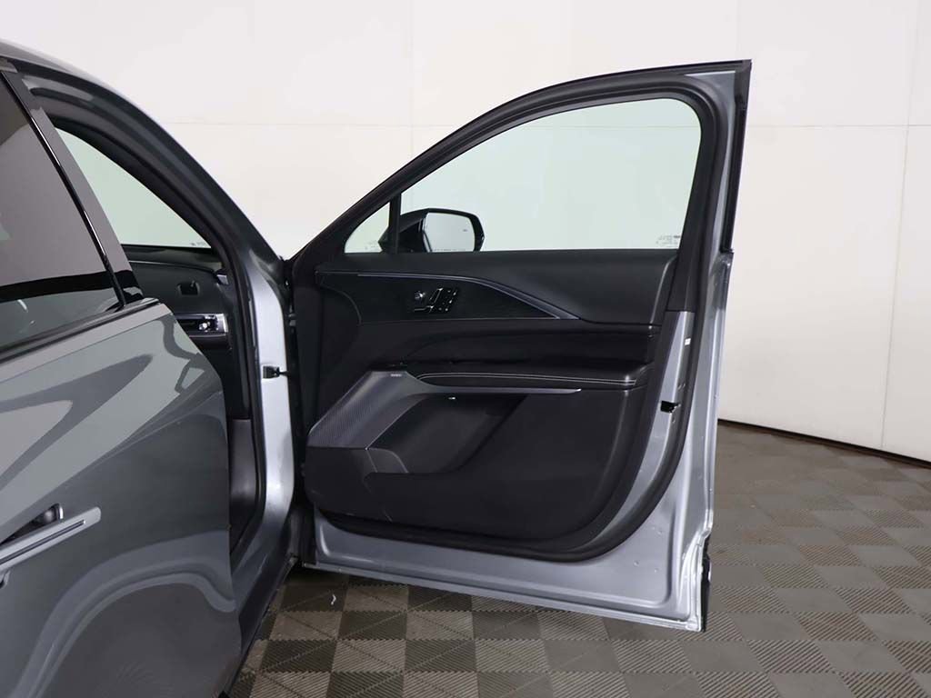 Used 2025 Cadillac Lyriq Sport AWD/4WD image 26
