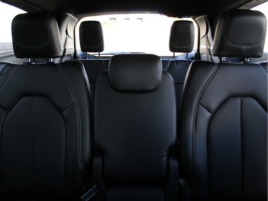 New 2026 Chrysler Pacifica Select image 36