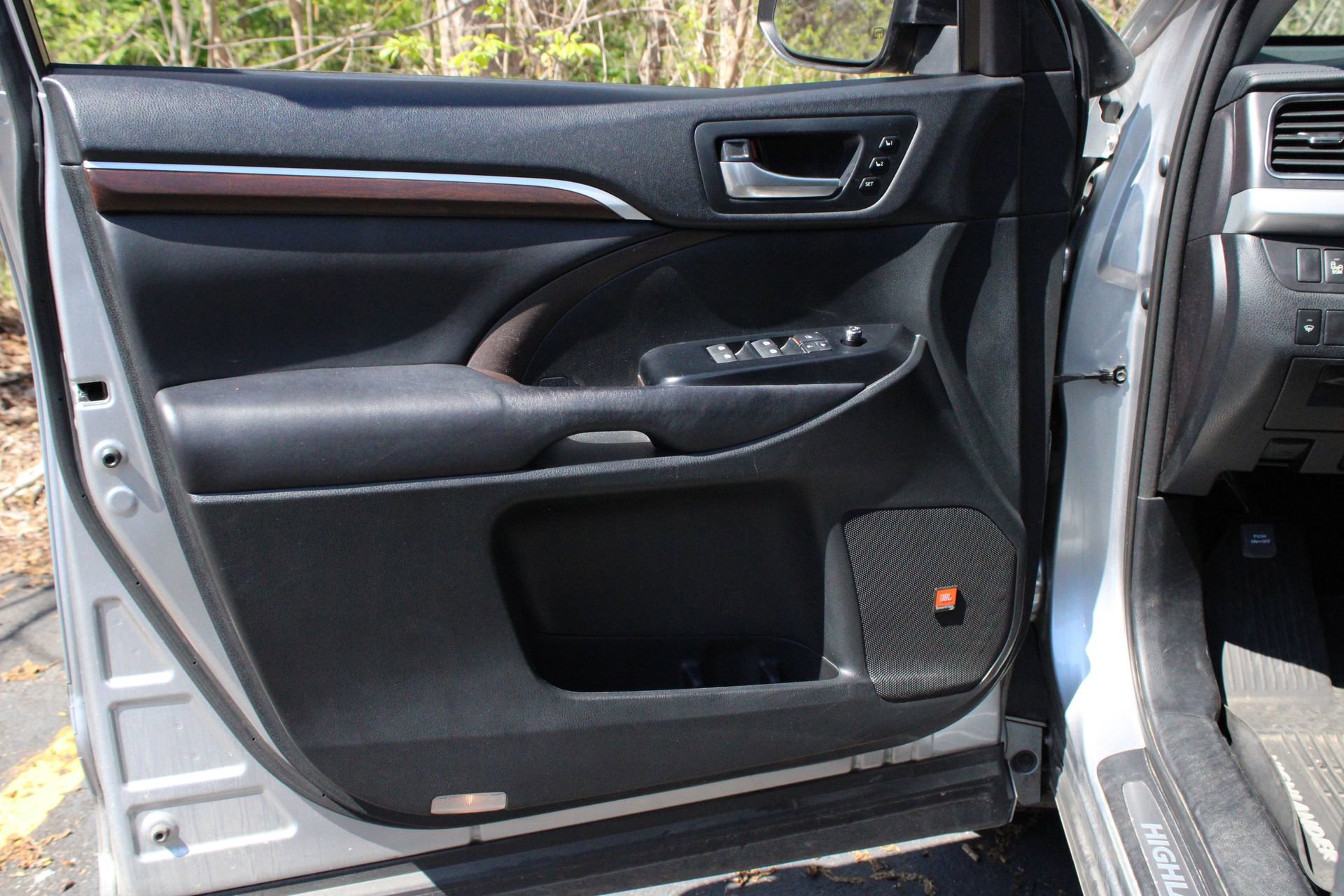 Used 2016 Toyota Highlander Limited image 12