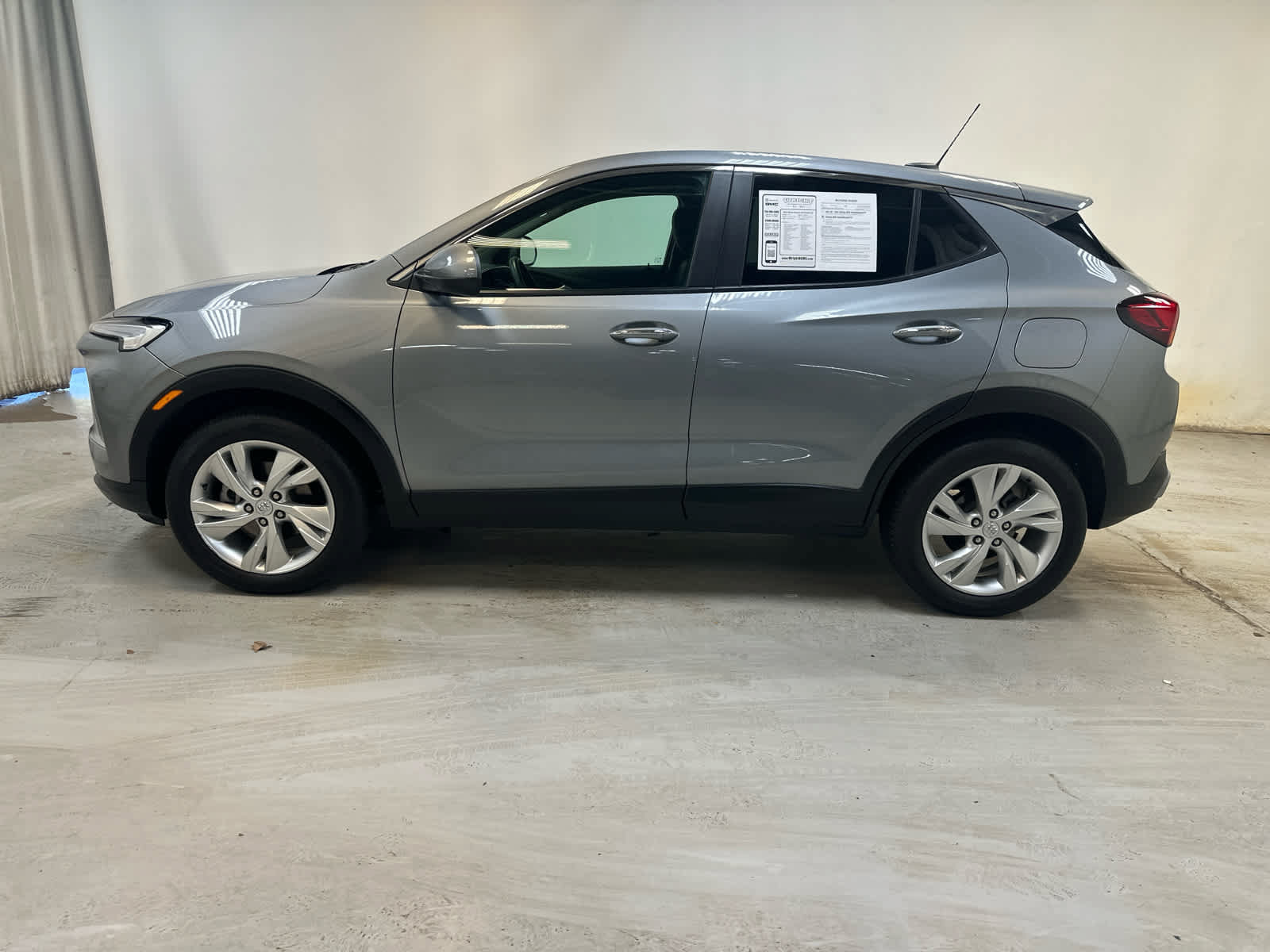 Used 2024 Buick Encore GX Preferred AWD/4WD image 8