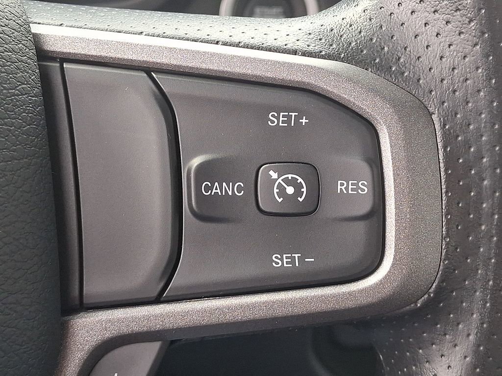 Used 2024 RAM 2500 Tradesman w/ Chrome Appearance Group image 21