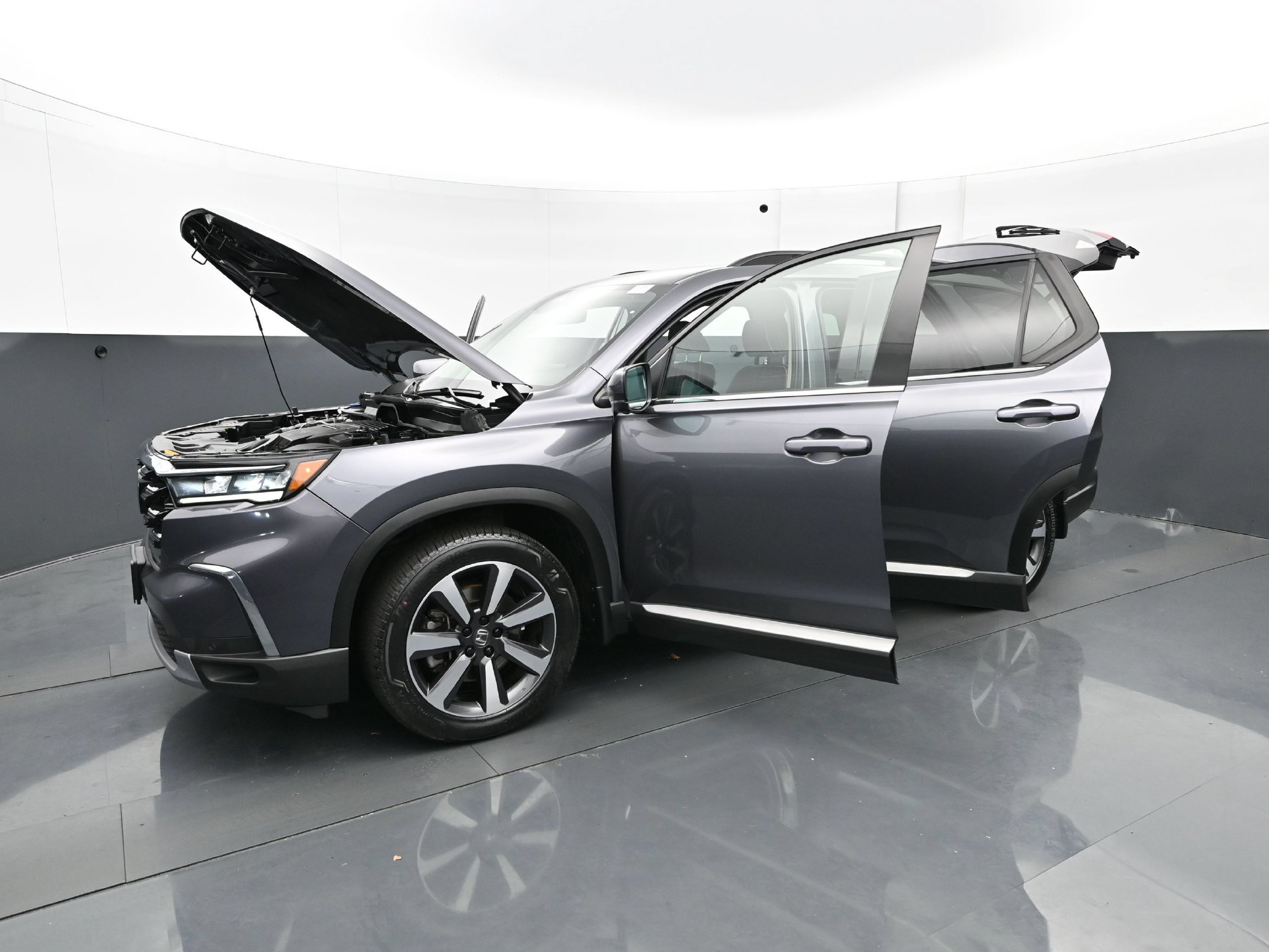 Used 2025 Honda Pilot Touring image 37