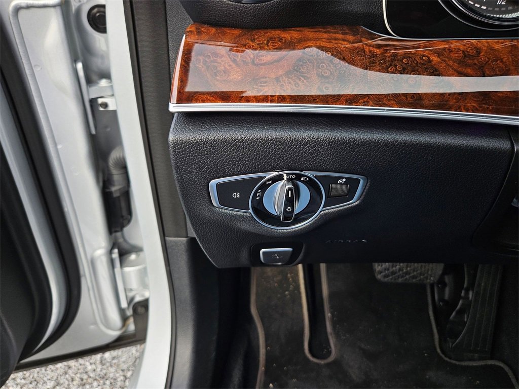 Used 2019 Mercedes-Benz E 300 4MATIC image 17