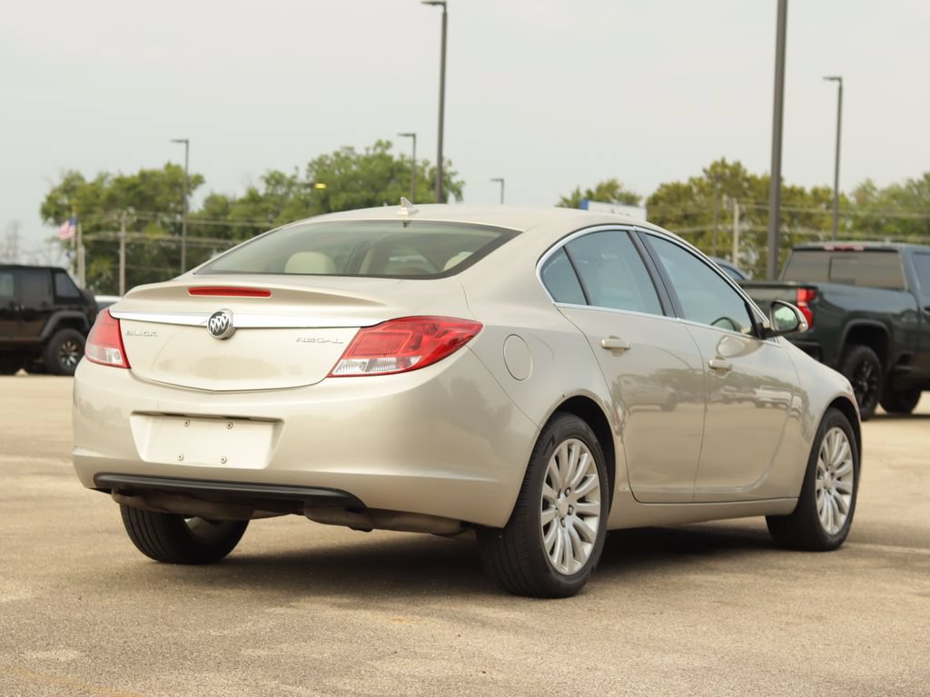 Used 2012 Buick Regal Leather FWD image 7