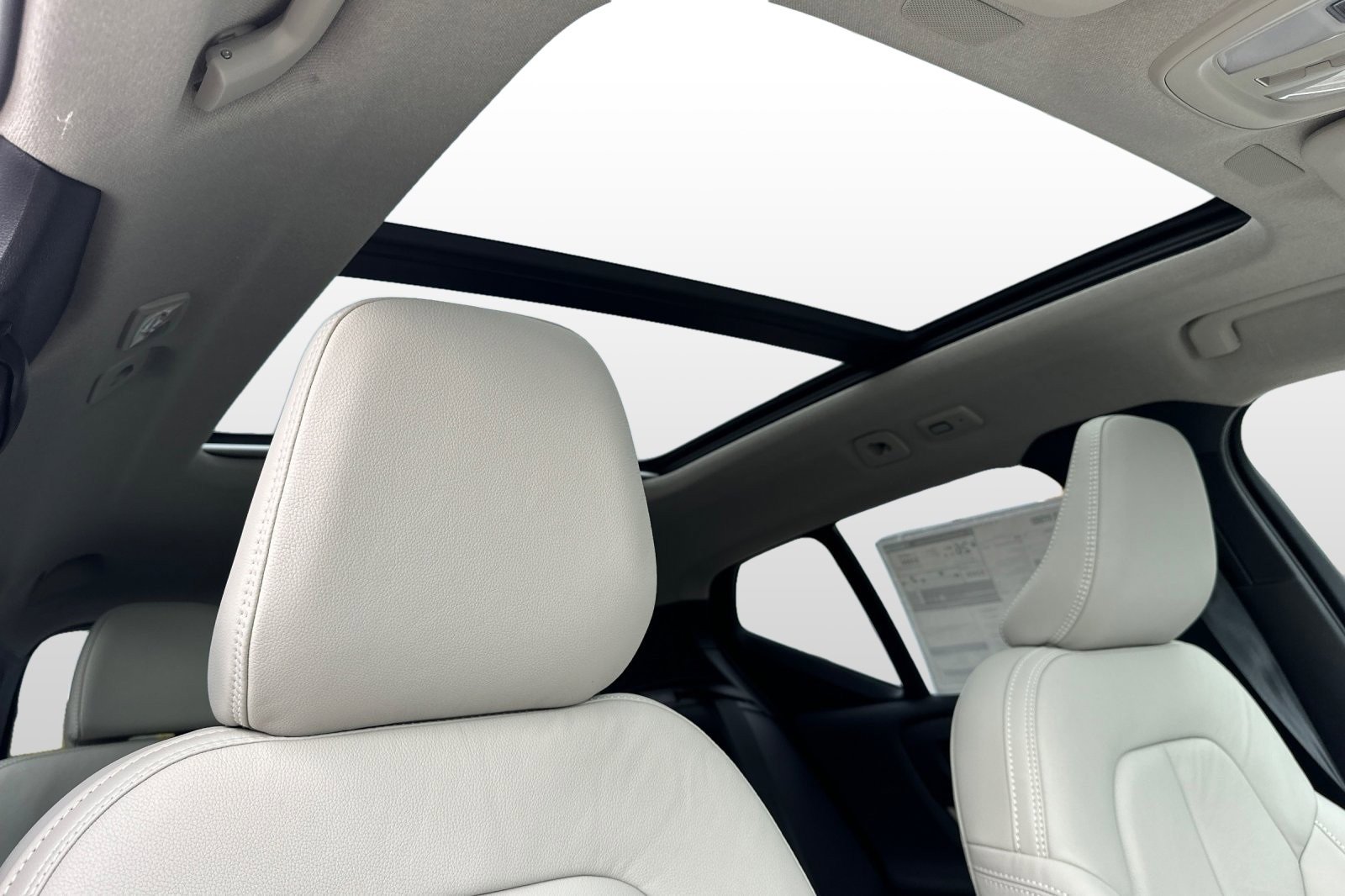 New 2026 Volvo XC40 B5 Ultra w/ Climate Package image 19